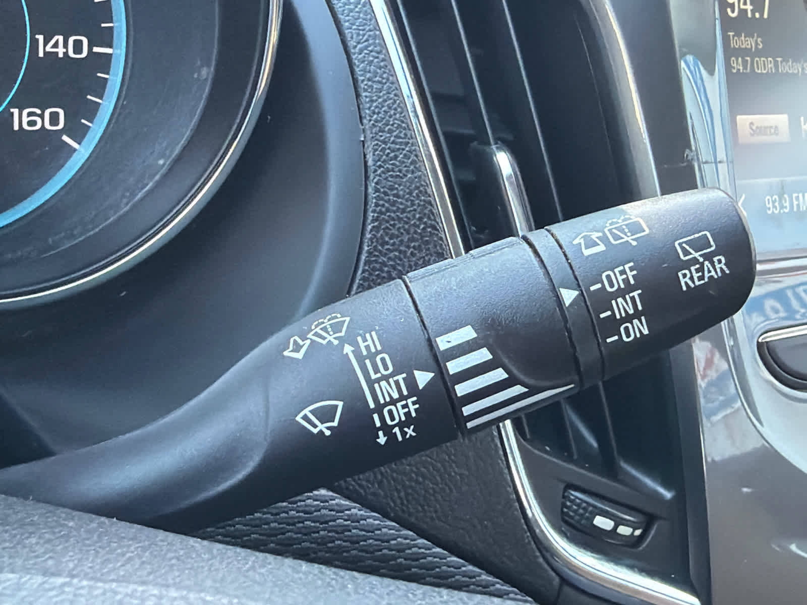 Used 2017 Chevrolet Cruze LT image 25