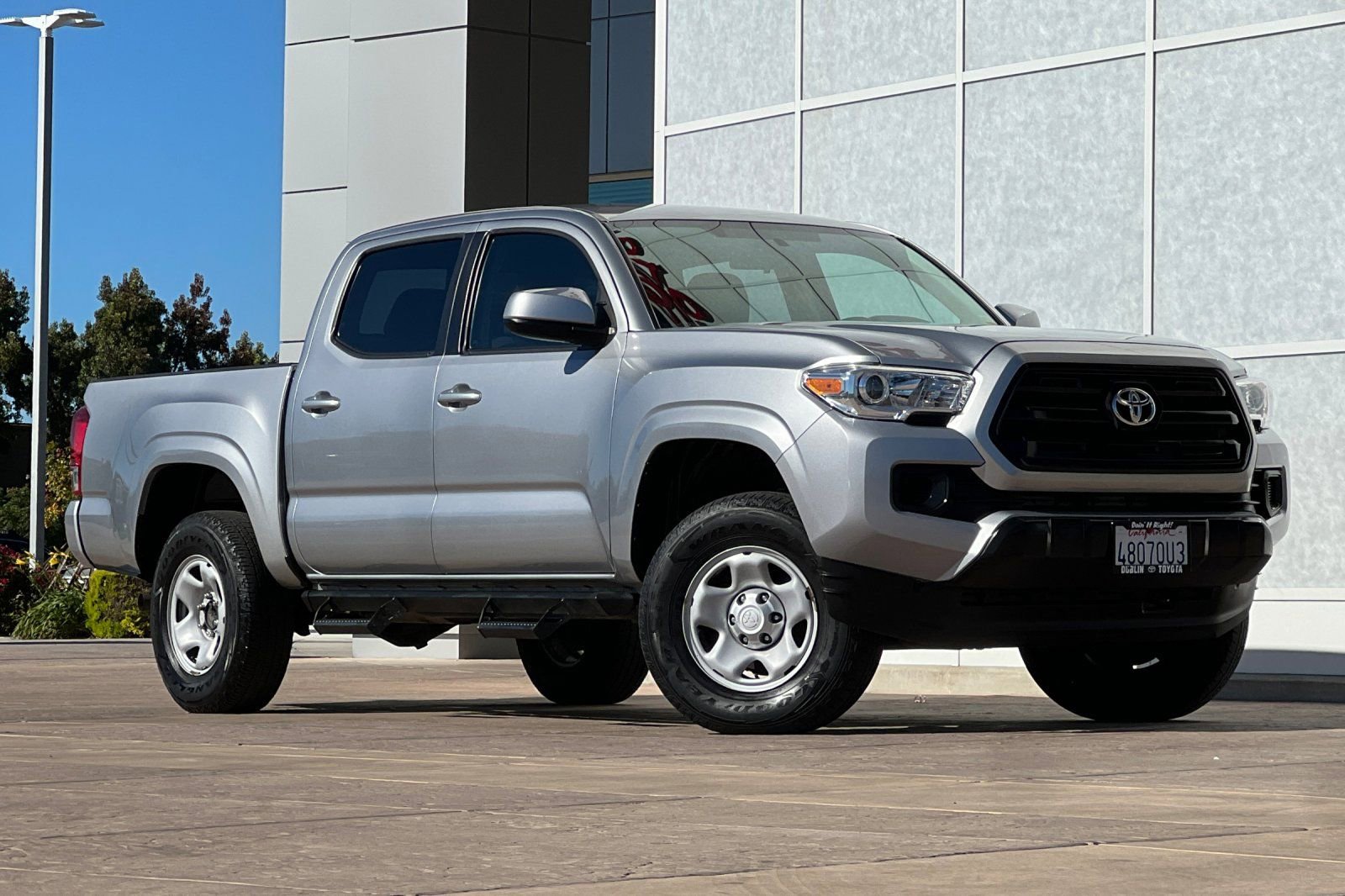 Certified 2017 Toyota Tacoma SR video 2