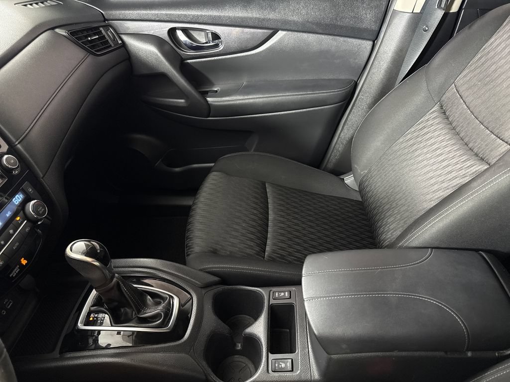 Used 2018 Nissan Rogue SV FWD image 19