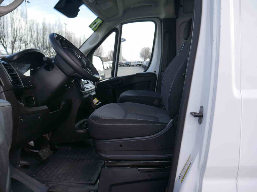 Used 2025 RAM ProMaster 2500 w/ Convenience Group image 26
