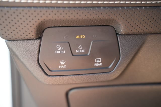 Used 2024 Volkswagen Atlas SE AWD/4WD image 34