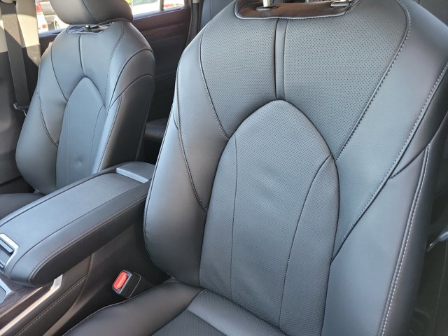 Used 2026 Toyota Highlander Limited image 7