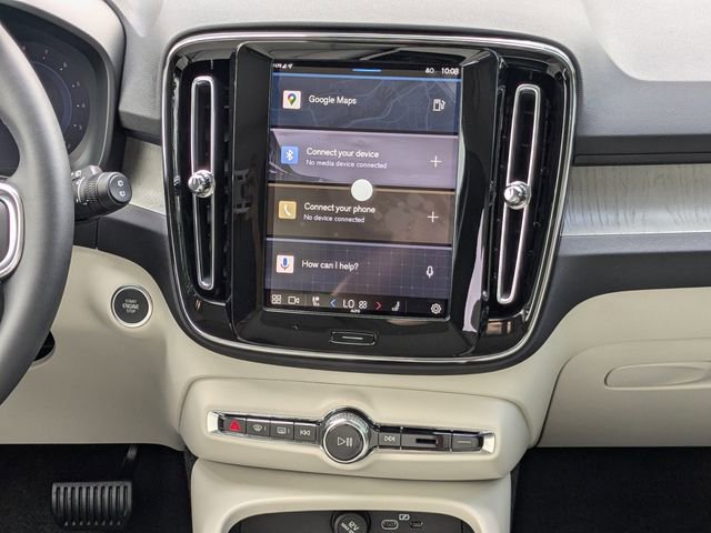 New 2025 Volvo XC40 B5 Plus w/ Protection Package Premier image 22