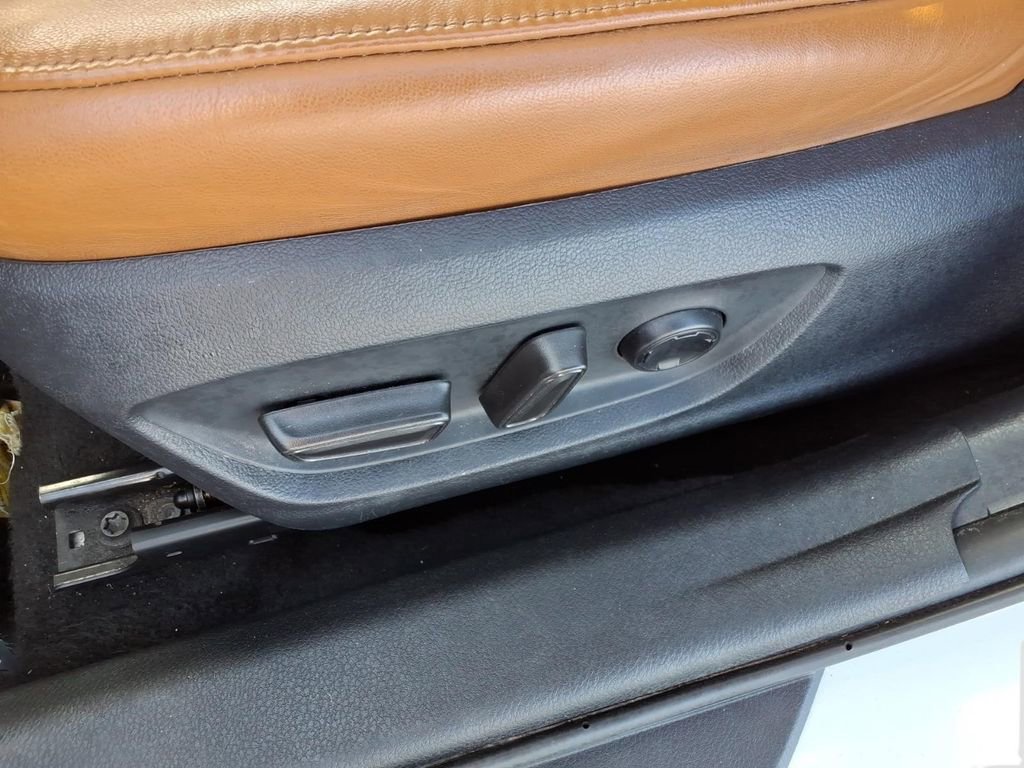 Used 2019 Toyota Avalon Limited w/ Advanced Safety Package image 16