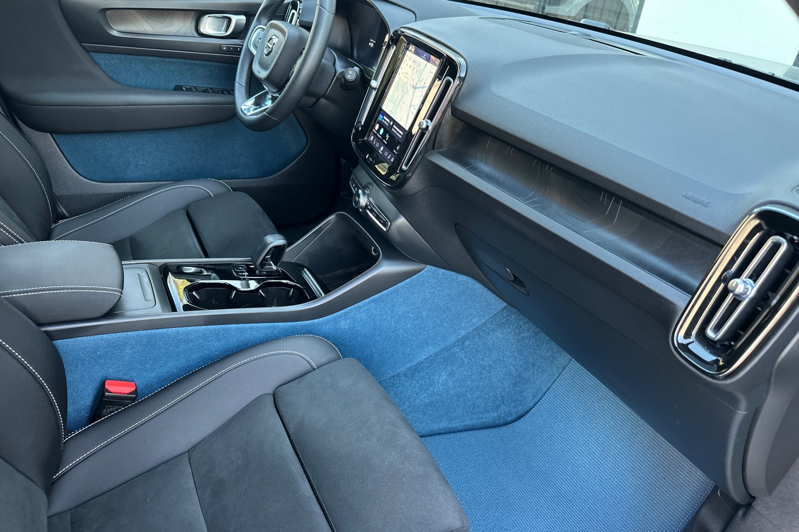 Certified 2023 Volvo XC40 Recharge Plus image 18