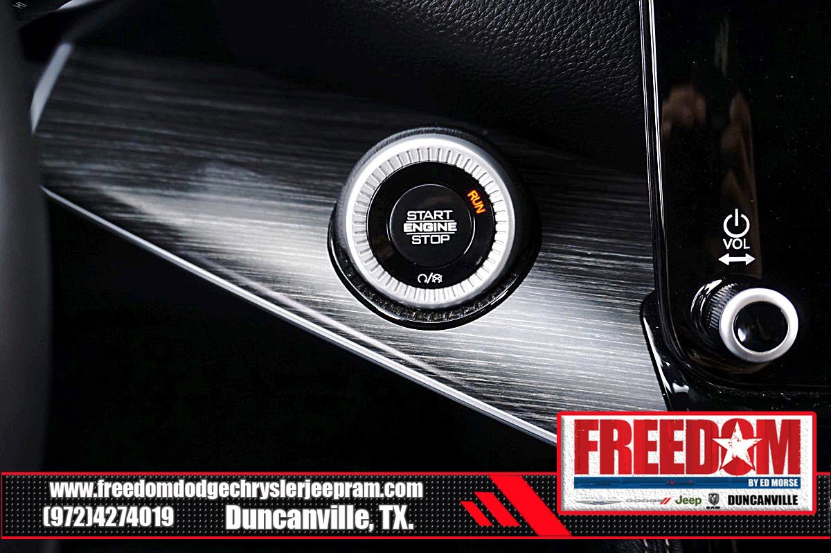 Certified 2024 Jeep Wagoneer L Series II RWD image 32