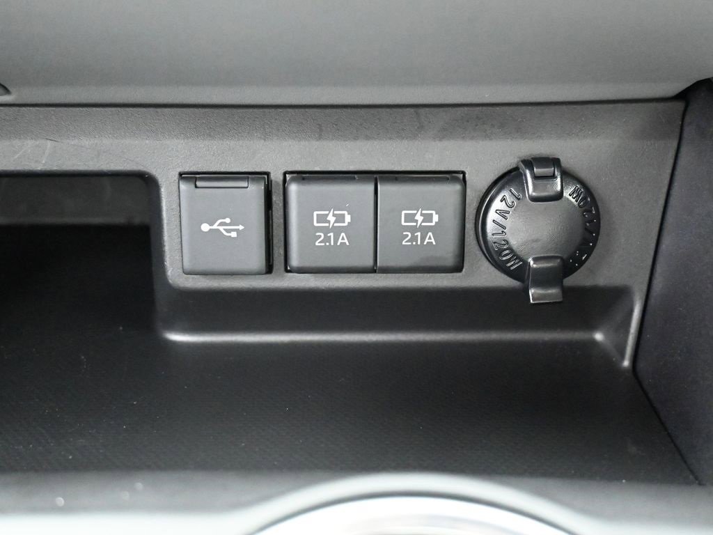 Used 2021 Toyota Highlander XLE image 23