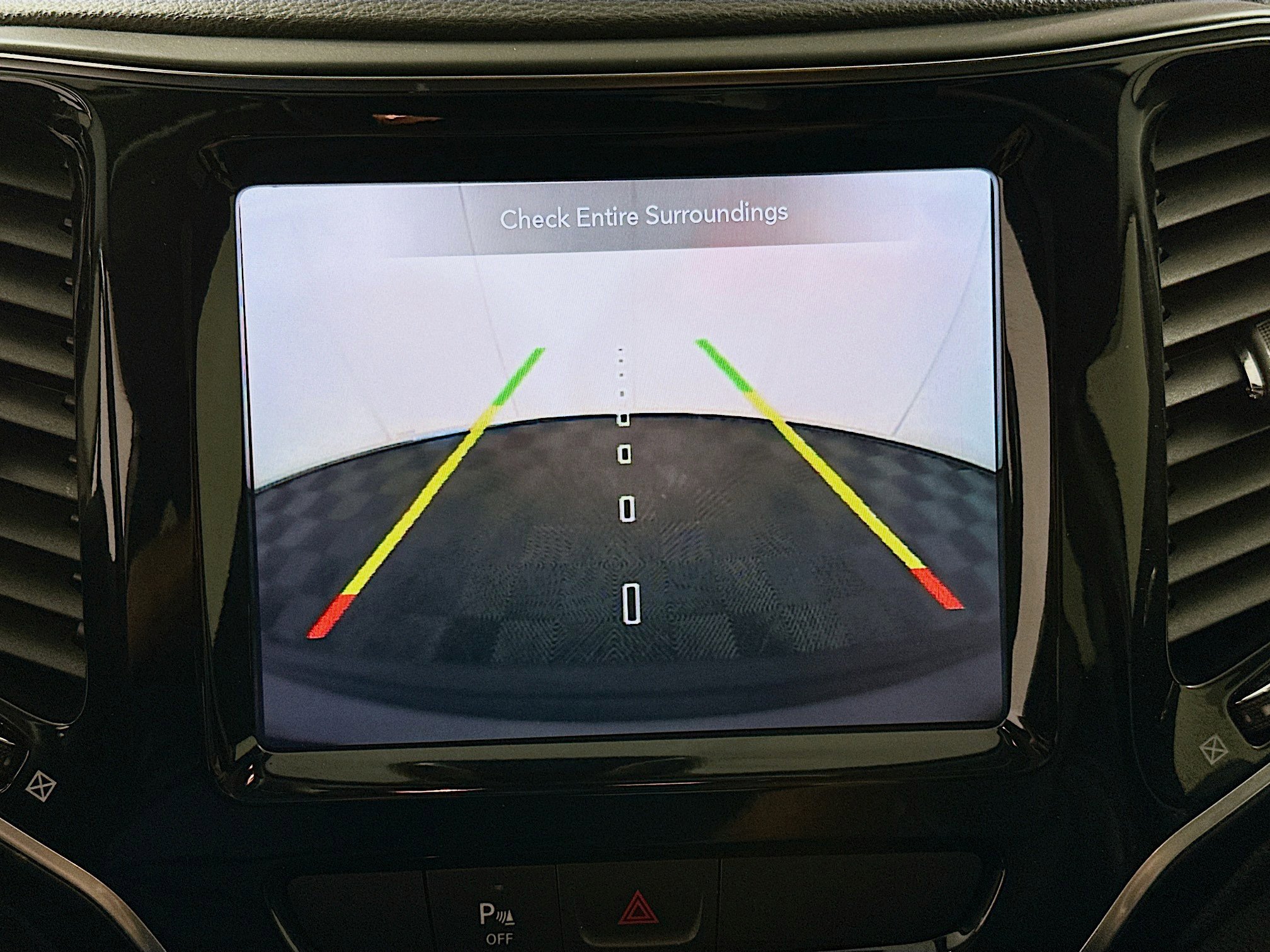 Used 2019 Jeep Cherokee Limited image 22