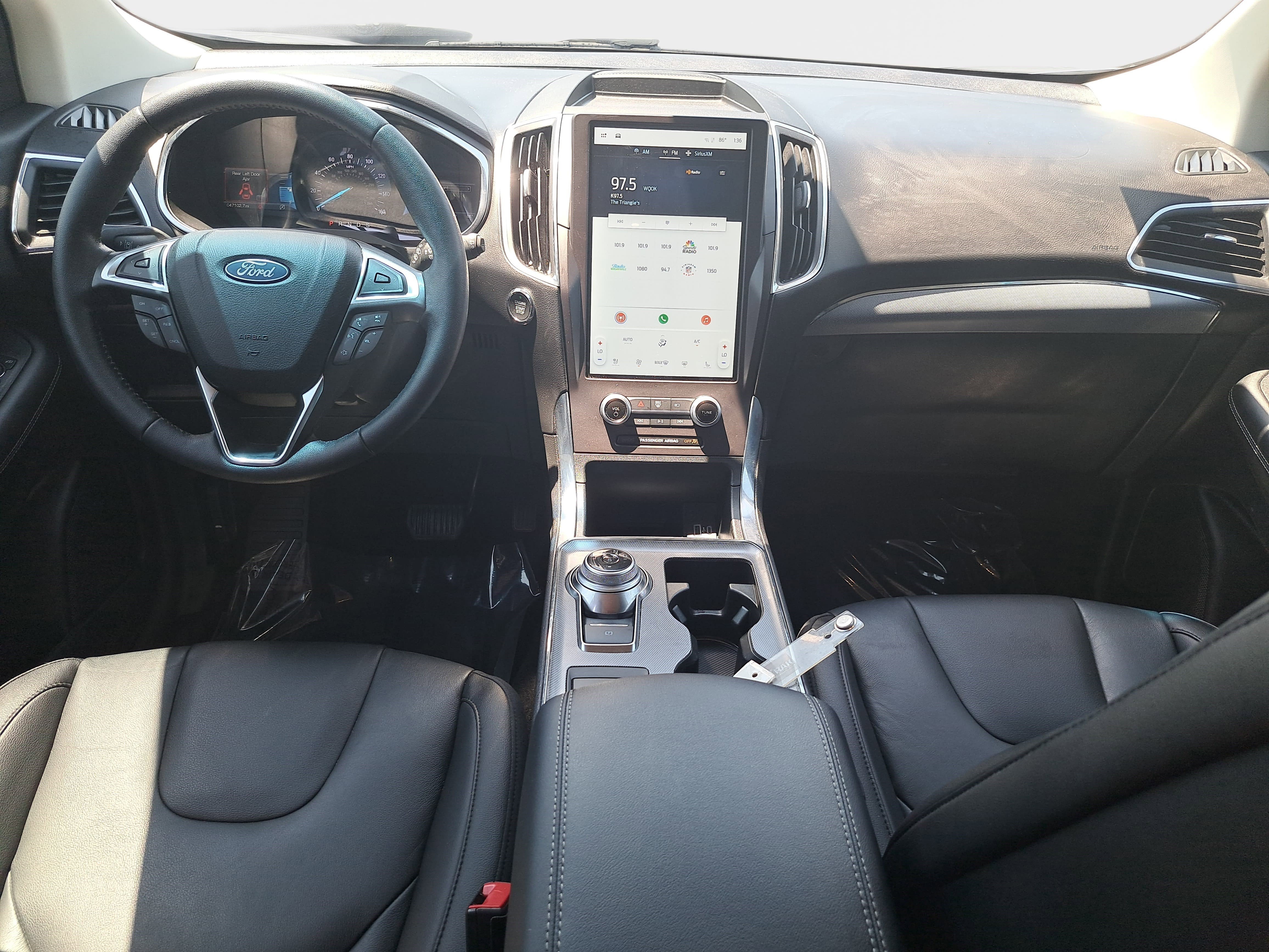 Used 2021 Ford Edge Titanium AWD/4WD image 9