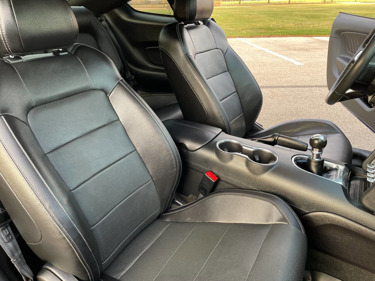 Used 2018 Ford Mustang GT Premium w/ Black Accent Package image 6