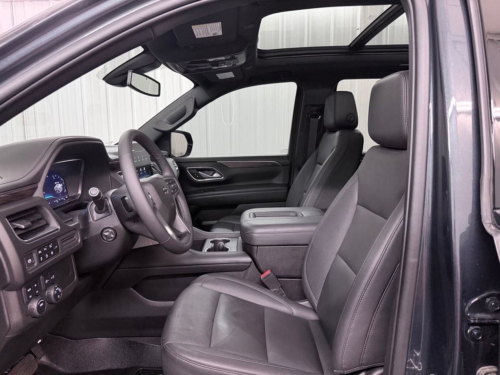 Used 2022 Chevrolet Tahoe Z71 w/ Luxury Package AWD/4WD image 10