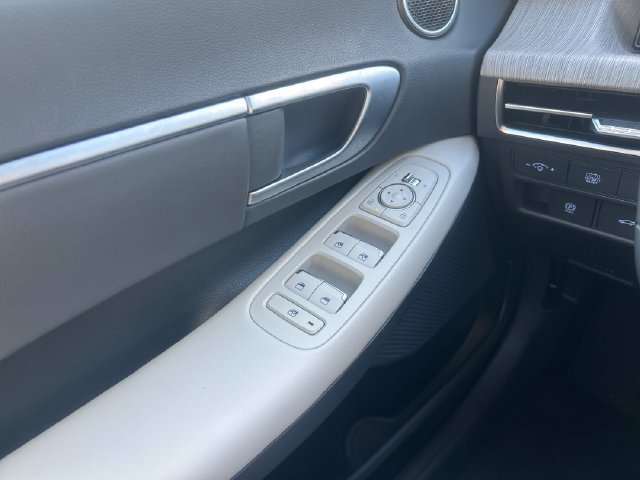 Used 2025 Hyundai Sonata SEL FWD image 12