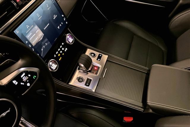 Certified 2025 Jaguar F-PACE R-Dynamic S AWD/4WD image 19