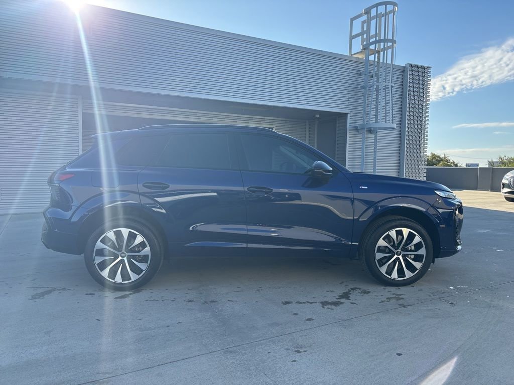 New 2026 Audi Q3 quattro 2.0T AWD/4WD image 4