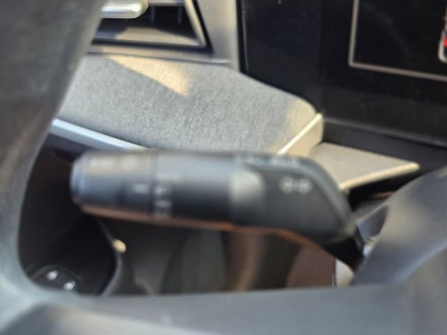 Used 2025 Nissan Kicks SV image 37