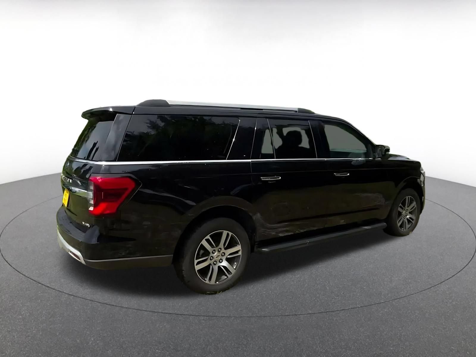 Used 2024 Ford Expedition Max Limited AWD/4WD image 13