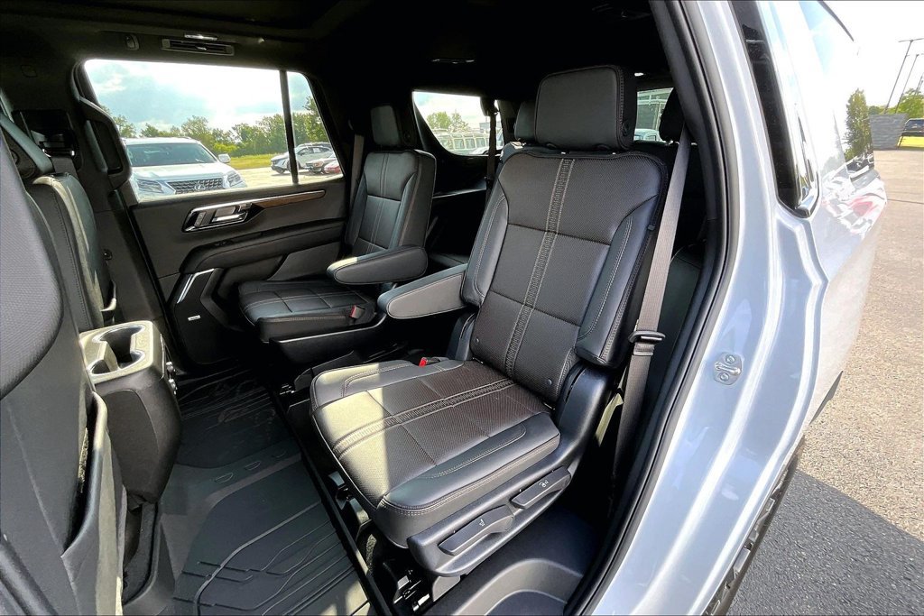 Used 2026 Chevrolet Tahoe High Country w/ Sun And Tow Package AWD/4WD image 24