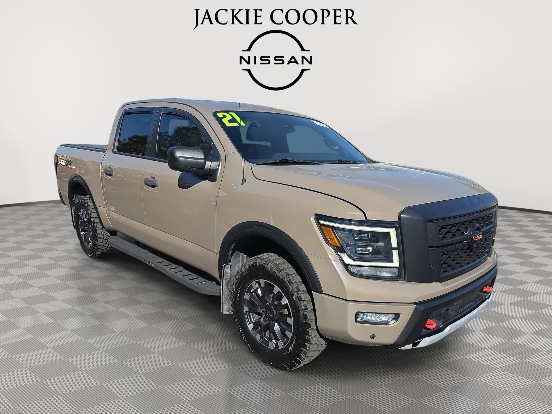 Used 2021 Nissan Titan PRO-4X w/ Pro-4x Utility Package image 3