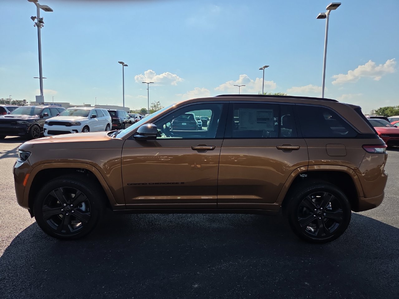 New 2027 Jeep Grand Cherokee Limited AWD/4WD image 28