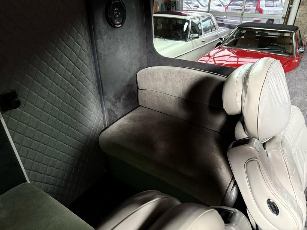 Used 2015 Freightliner Sprinter 2500 RWD image 29