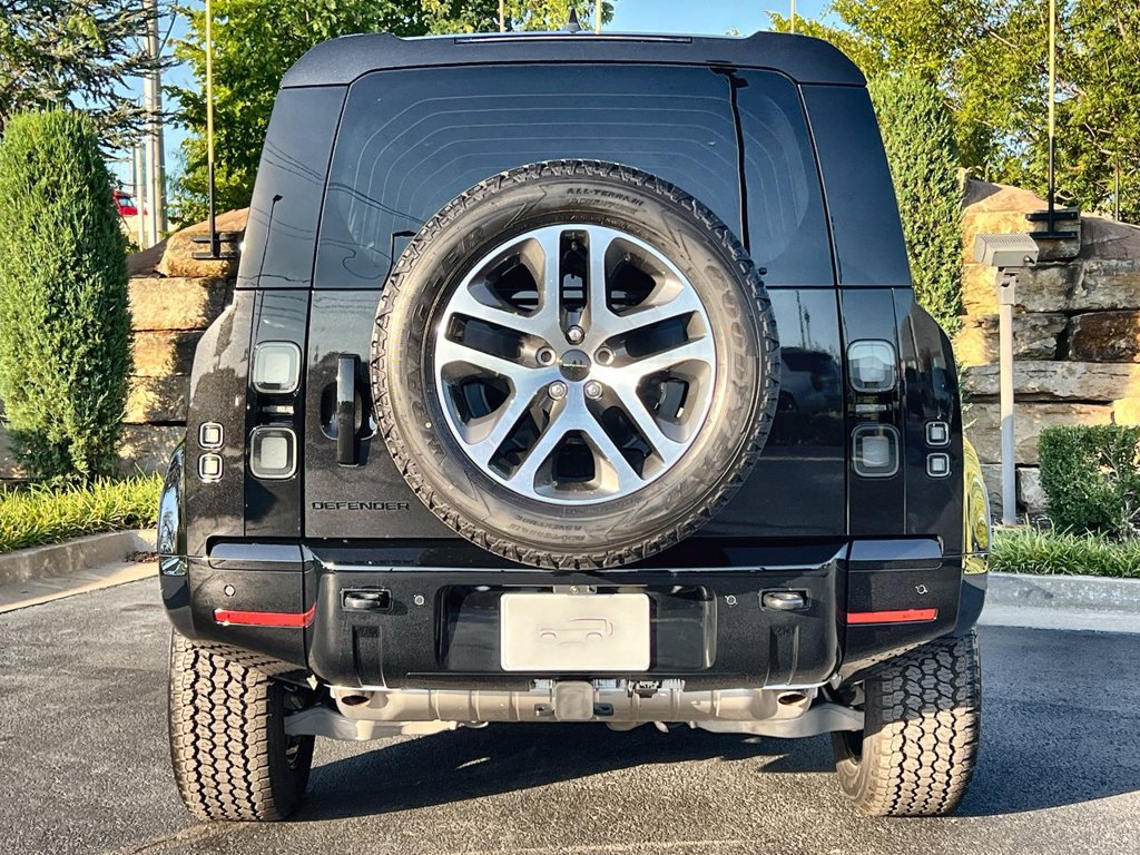 New 2026 Land Rover Defender 110 X-Dynamic SE AWD/4WD image 4