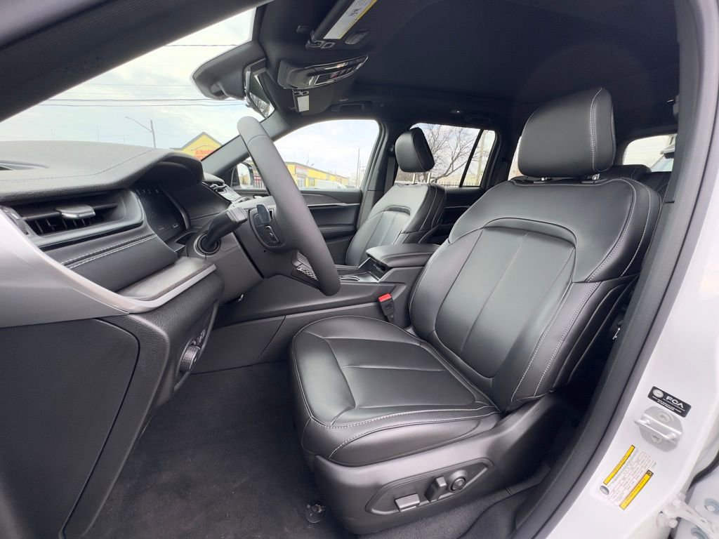 New 2026 Jeep Grand Cherokee Limited w/ Limited Altitude Package image 13