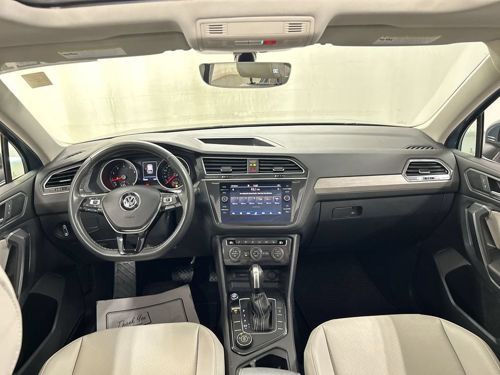 Used 2021 Volkswagen Tiguan SE w/ Panoramic Sunroof Package AWD/4WD image 18
