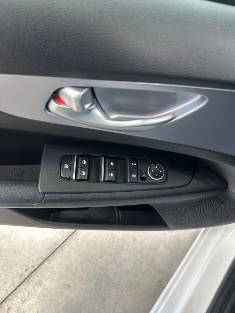 Certified 2023 Kia Forte LXS FWD image 22