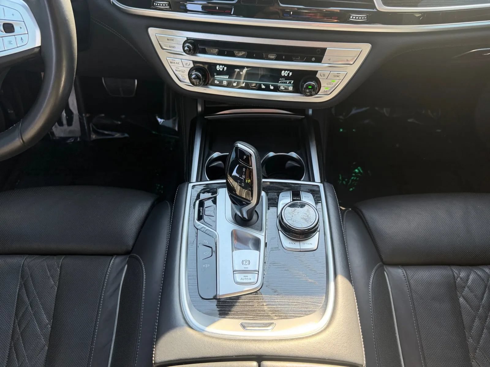 Used 2021 BMW 750i xDrive w/ Executive Package AWD/4WD image 18