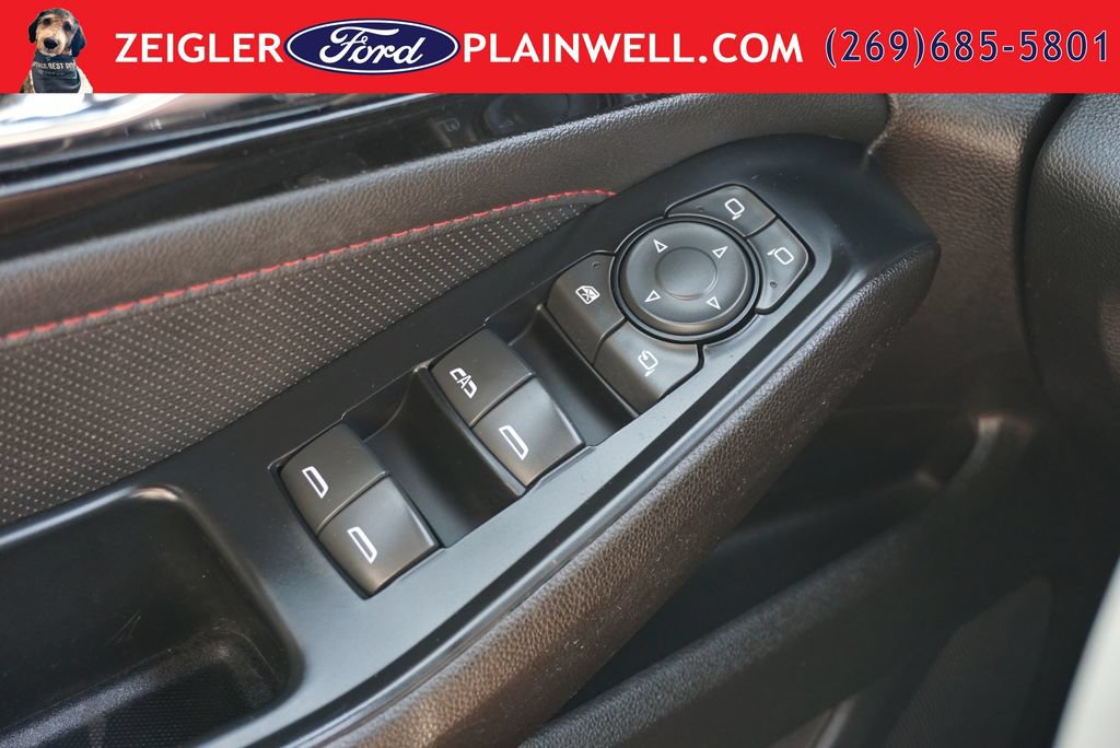 Used 2023 Chevrolet Traverse RS AWD/4WD image 34
