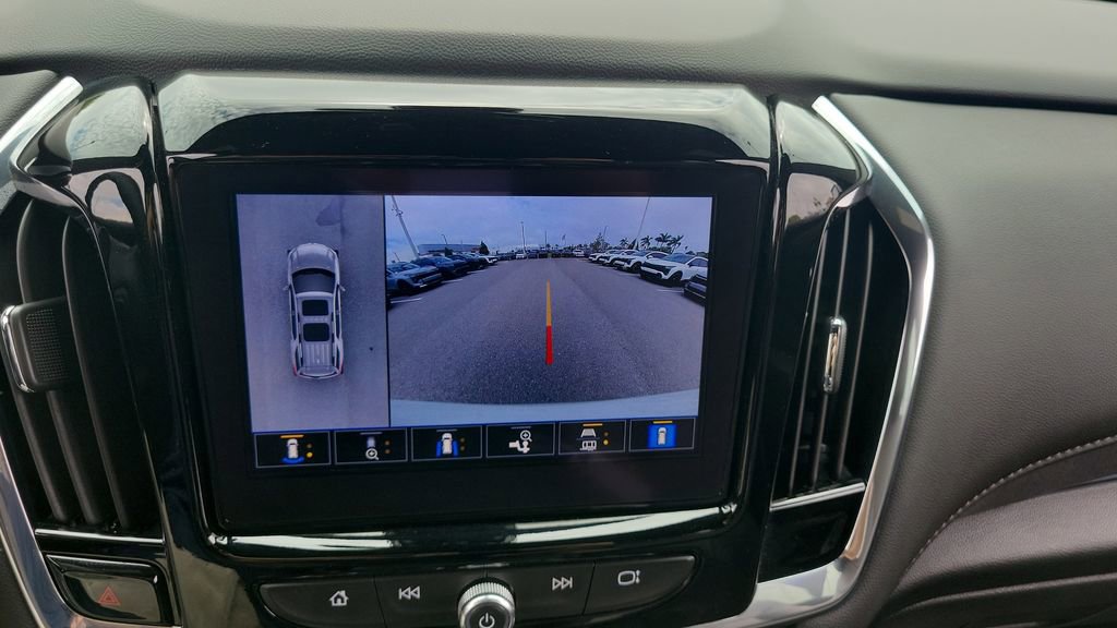 Used 2023 Chevrolet Traverse High Country AWD/4WD image 25