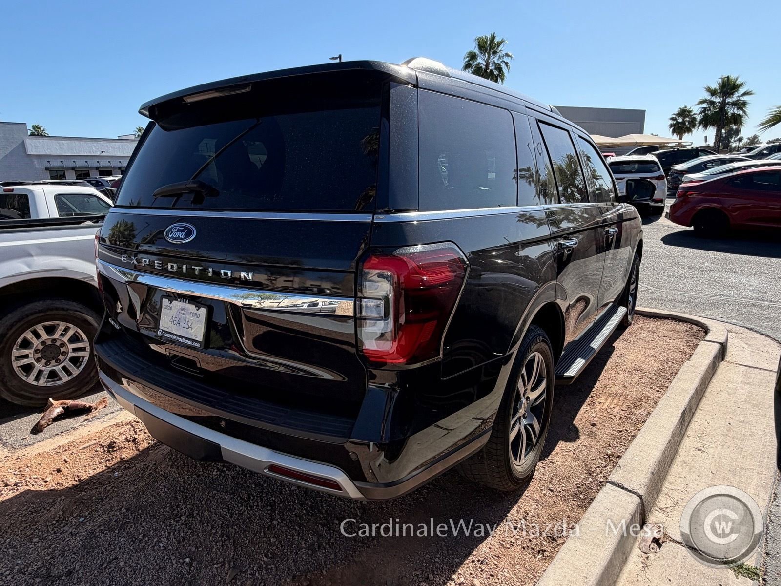 Used 2024 Ford Expedition Limited image 3