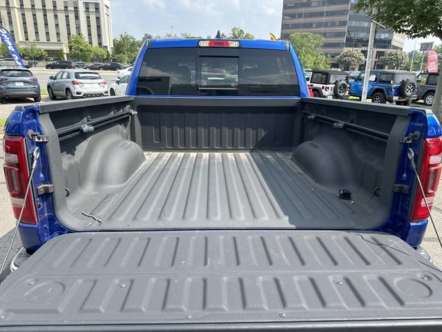 Used 2019 RAM 1500 Laramie AWD/4WD image 16