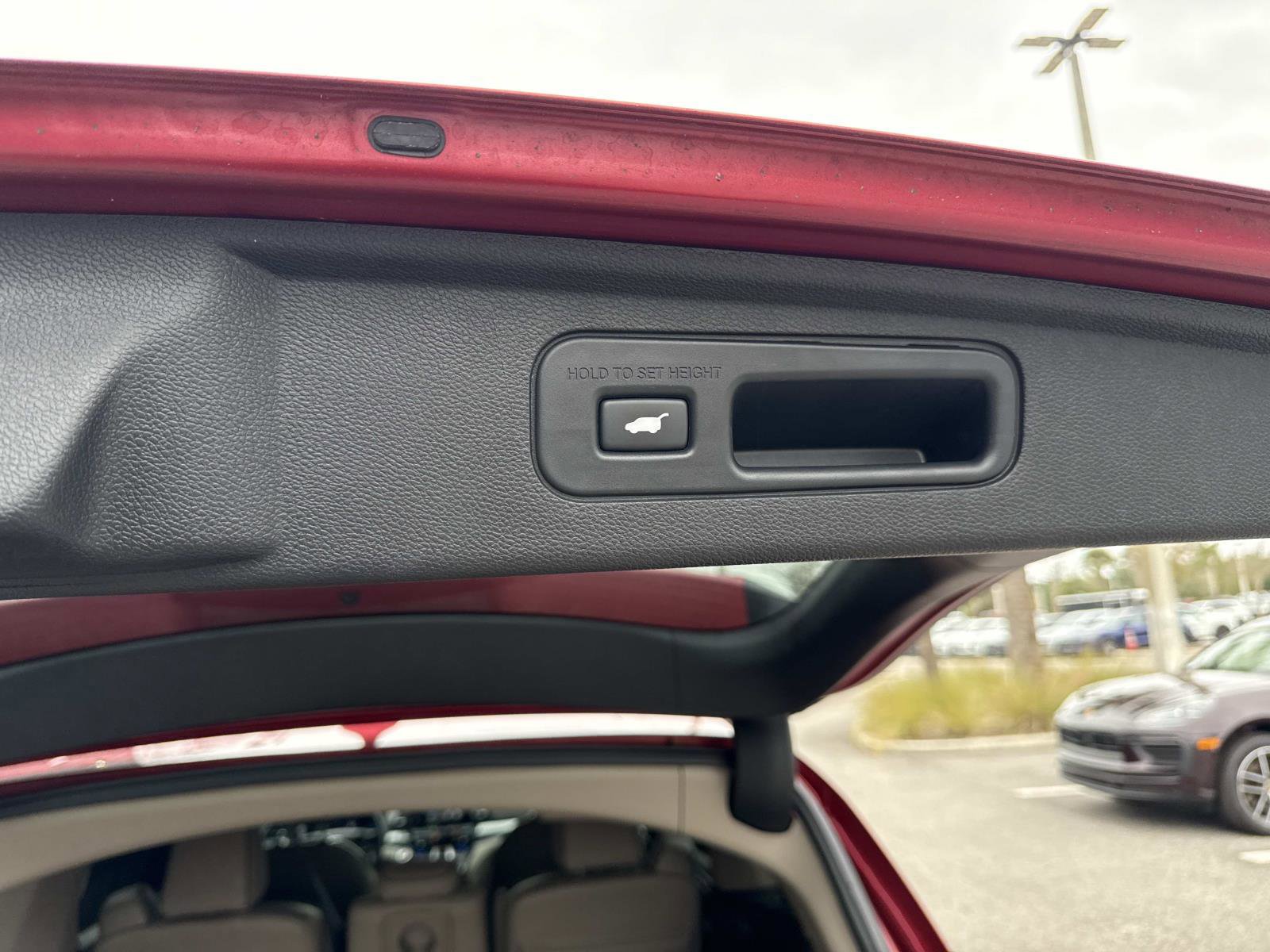 Used 2024 Honda Odyssey Elite image 14