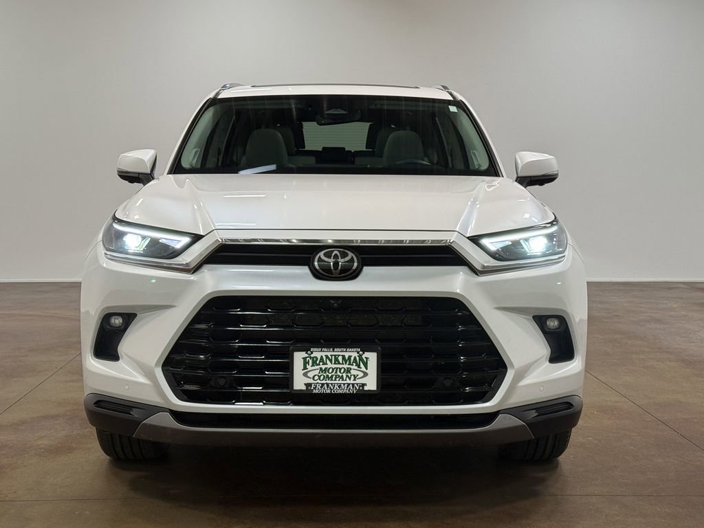 Used 2024 Toyota Grand Highlander AWD image 29