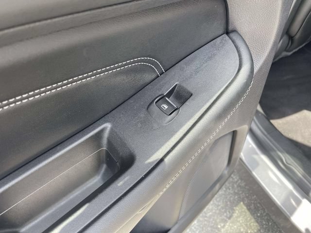 Used 2021 Ford Edge Titanium w/ Equipment Group 301A FWD image 16