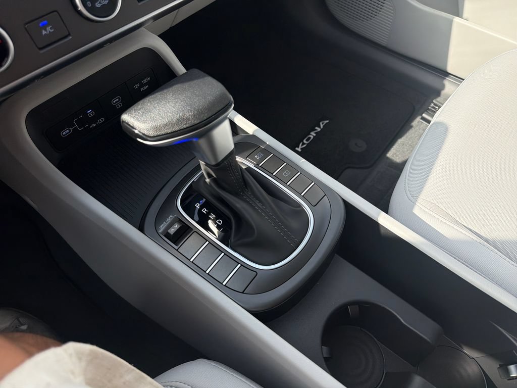 New 2027 Hyundai Kona SE FWD image 32