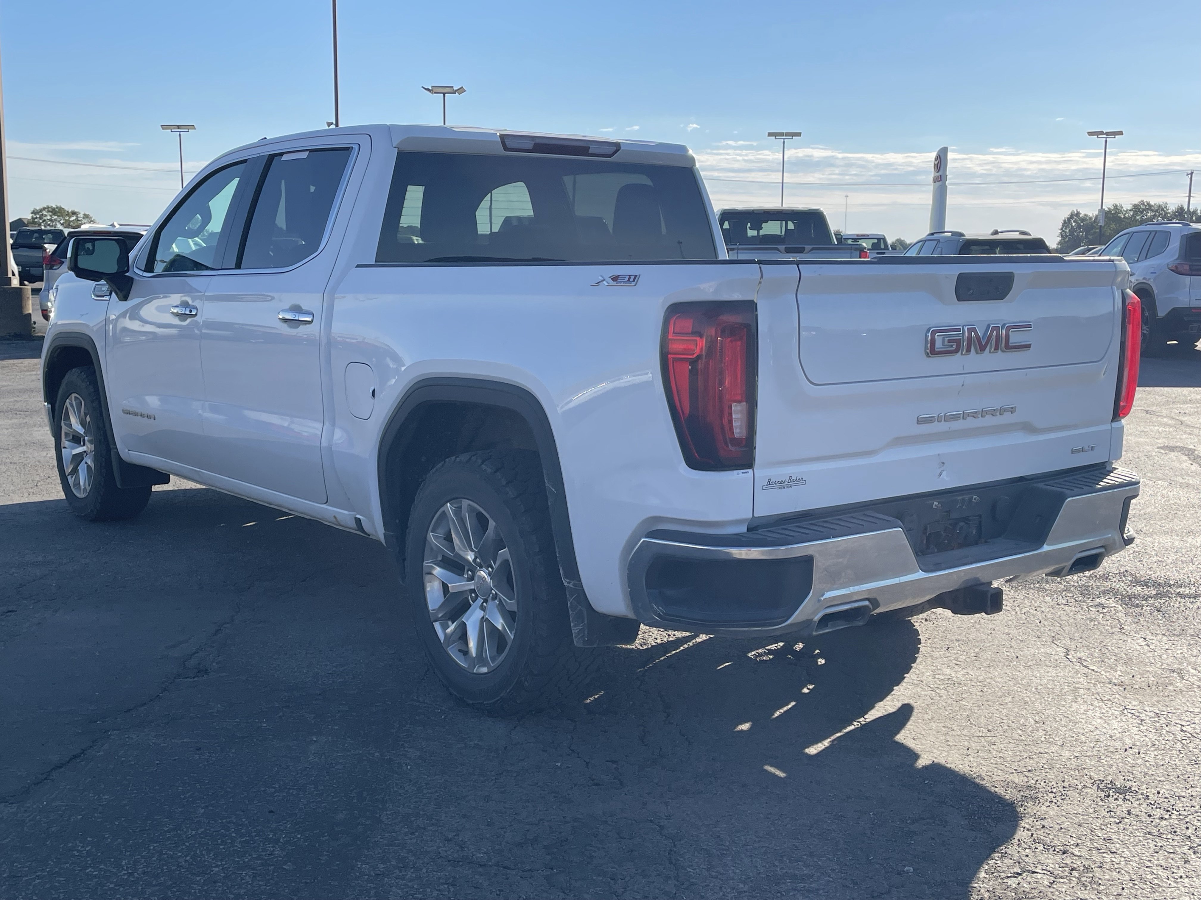 Used 2019 GMC Sierra 1500 SLT w/ X31 Off-Road Package AWD/4WD image 6