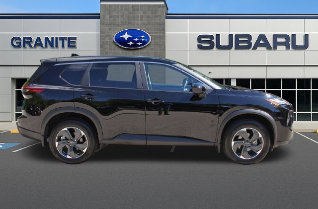 Used 2025 Nissan Rogue SV AWD/4WD image 12