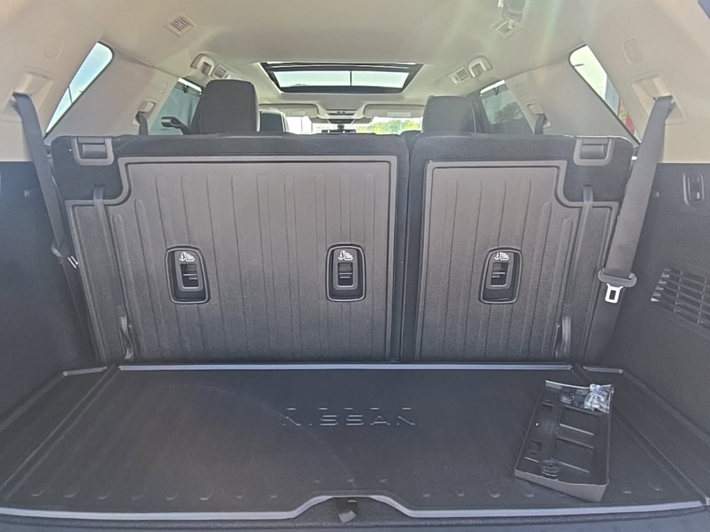 New 2025 Nissan Pathfinder Platinum w/ Lighting Package (N92) image 44