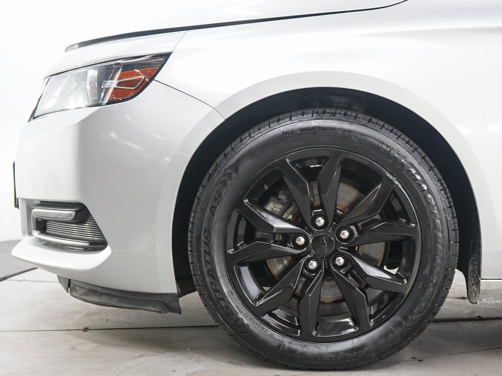 Used 2018 Chevrolet Impala LT FWD image 27