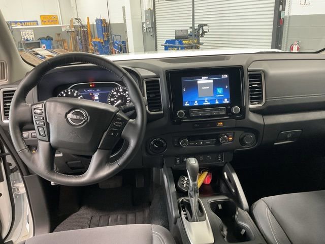 Used 2024 Nissan Frontier SV w/ SV Convenience Package image 12