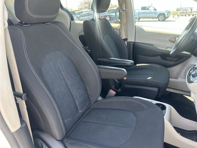 Used 2022 Chrysler Voyager LX FWD image 46