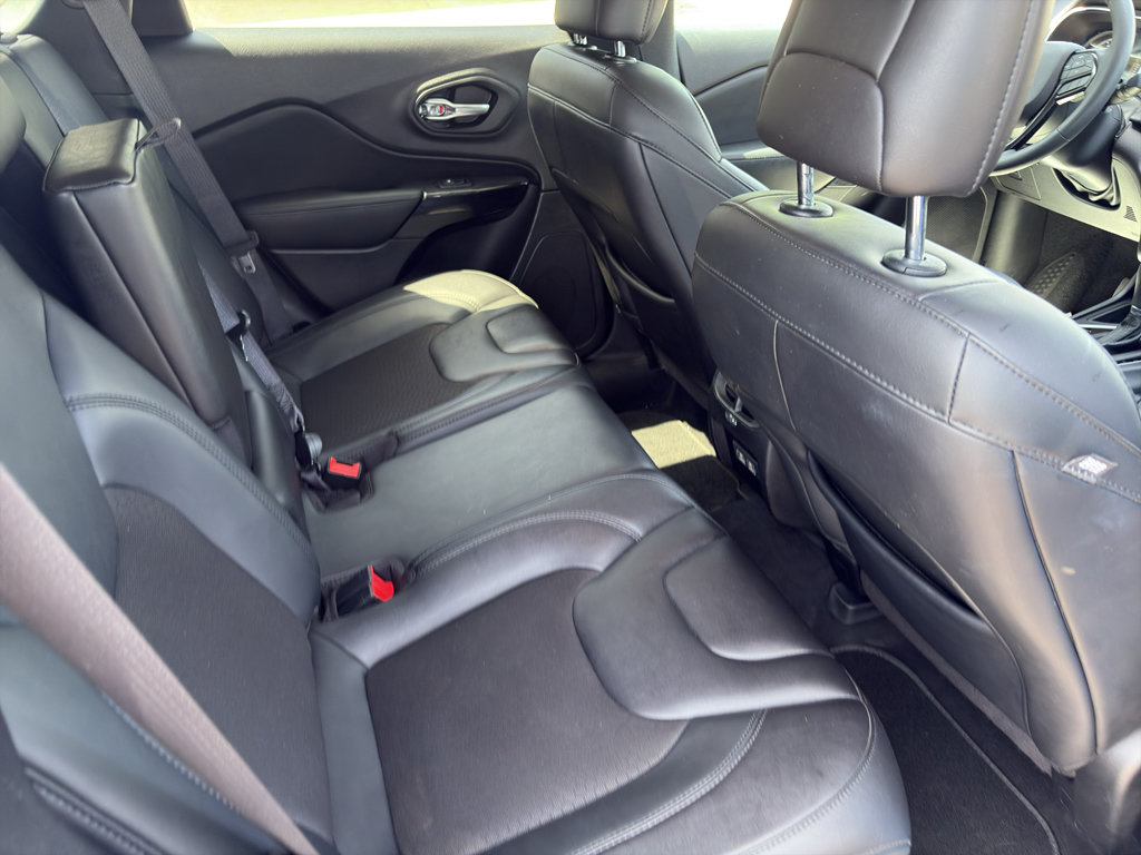 Used 2021 Jeep Cherokee Latitude Plus FWD image 14