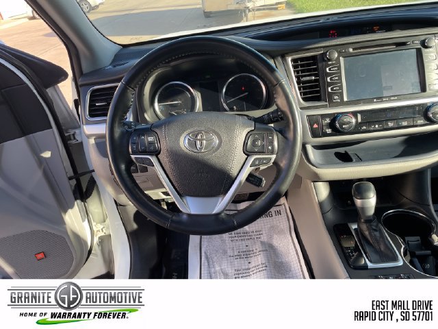 Used 2019 Toyota Highlander Limited Platinum AWD/4WD image 21