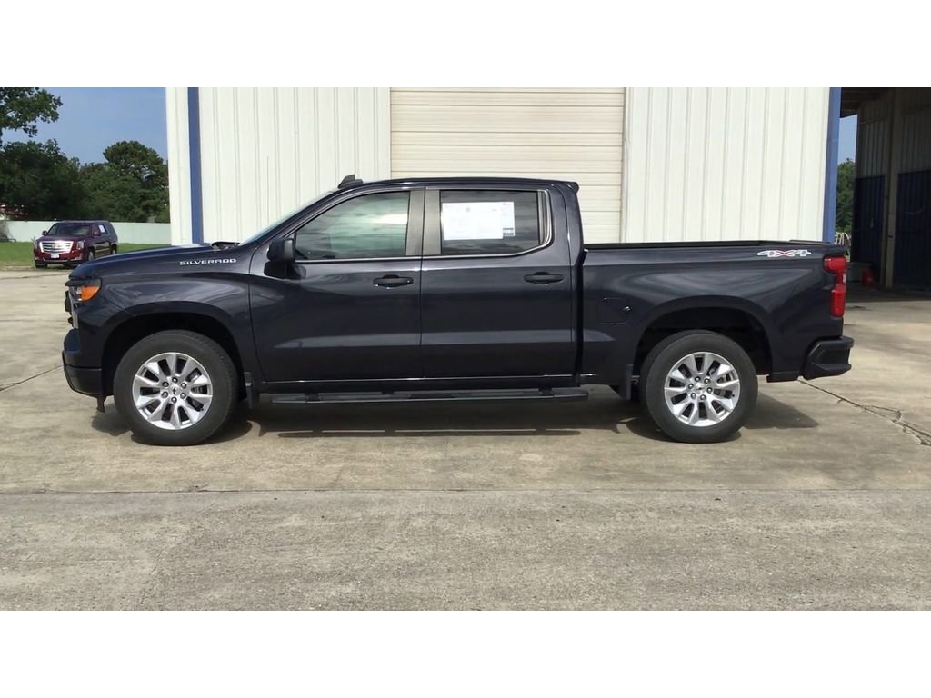 Used 2023 Chevrolet Silverado 1500 Custom image 5
