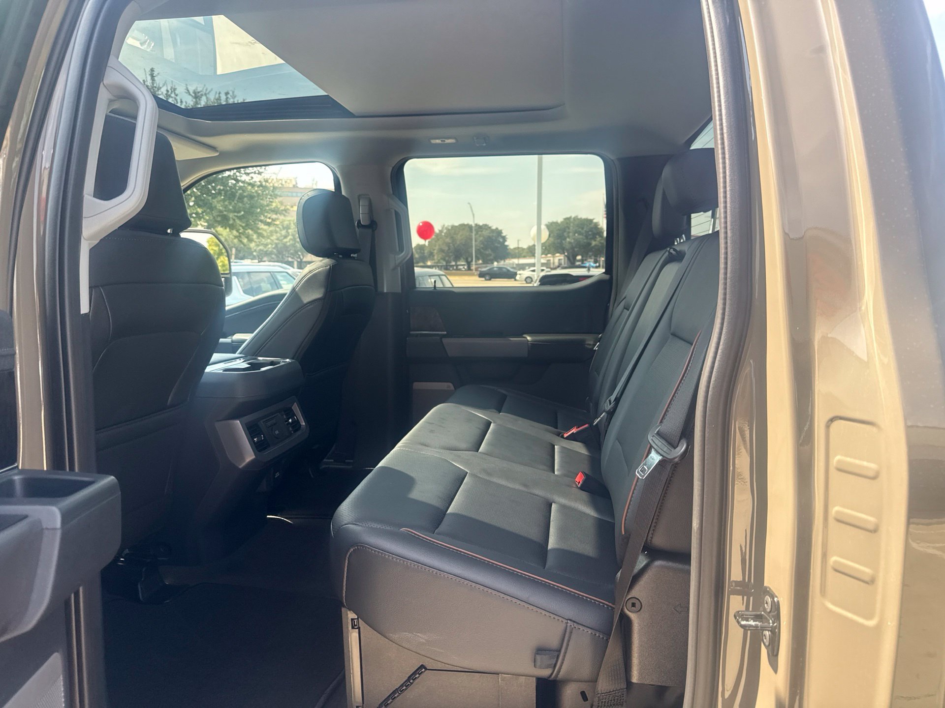Used 2027 Ford F450 Lariat AWD/4WD image 5