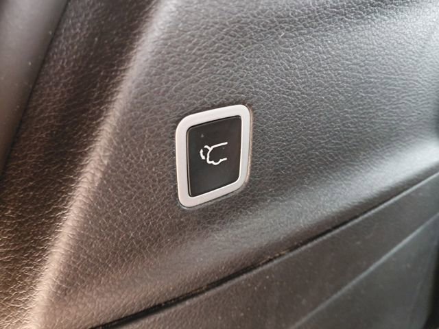 Used 2025 Chrysler Pacifica Select image 44