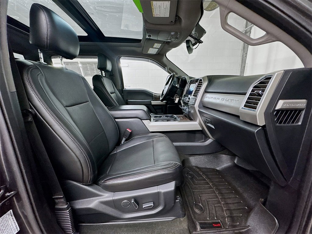 Used 2017 Ford F350 Lariat image 25
