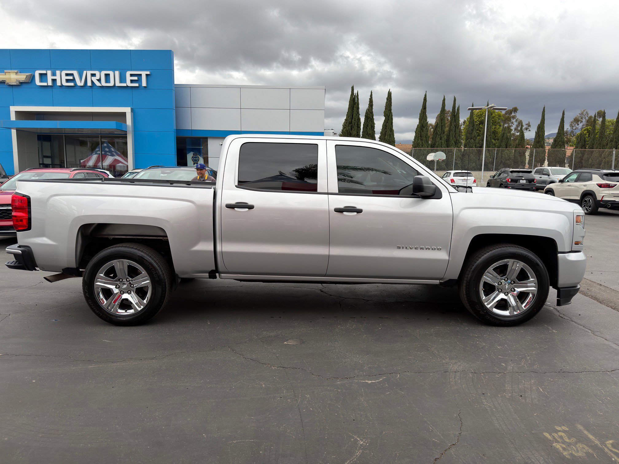 Used 2018 Chevrolet Silverado 1500 Custom w/ Custom Value Package RWD image 9